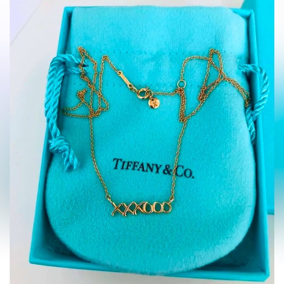 Tiffany & Co. 18K Rose Gold Paloma Picasso Love & Kisses Pendant with Packaging - Picture 1 of 4